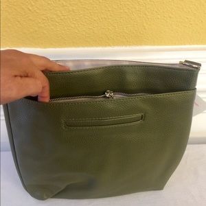 Studio thirty-one Modern Olive Peeble - $62